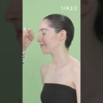 プロのメイク、テーマ「虹」を星で表現。| VOGUE JAPAN #Shorts #TripleTake #メイク